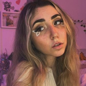 Meet your Posher, Leanna